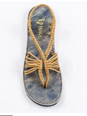 Plaka Yellow Seashell Flat‎ Sandals Size 7